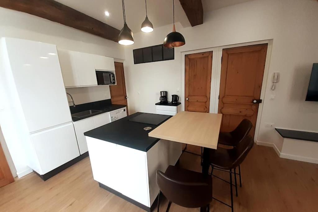 Classe 4 Etoiles - Cybele - Centre Ville 2 Chambres, Cour Privative Et Garage Vienne  Exterior foto