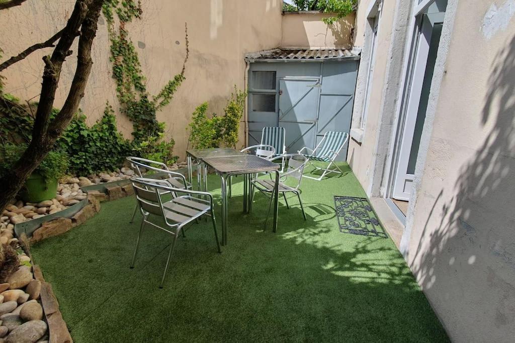 Classe 4 Etoiles - Cybele - Centre Ville 2 Chambres, Cour Privative Et Garage Vienne  Exterior foto